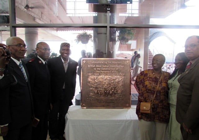 UK government honours builders of Panama Canal