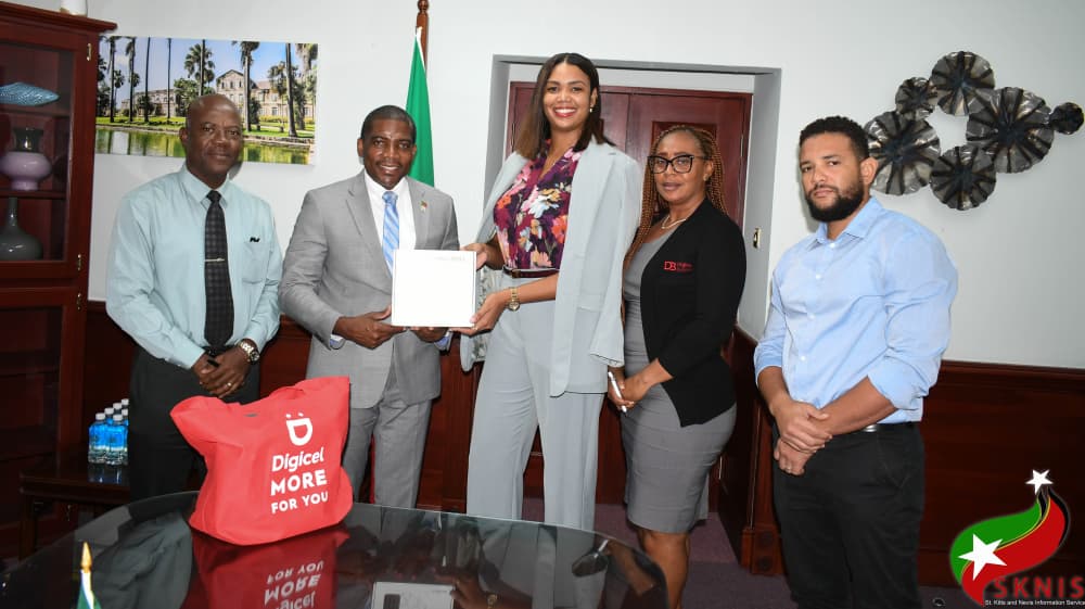(L-R) Permanent Secretary in the Prime Minister’s Office, Mr. Glenroy Blanchette; Prime Minister of Saint Kitts and Nevis, Hon. Dr. Terrance Drew; CEO of DIGICEL St. Kitts and Nevis, Karlene Telesford; B2B Sales Manager, Jacinth Welsh; and Product Executive at DIGICEL St. Kitts and Nevis, Luis Gay Caraballo.