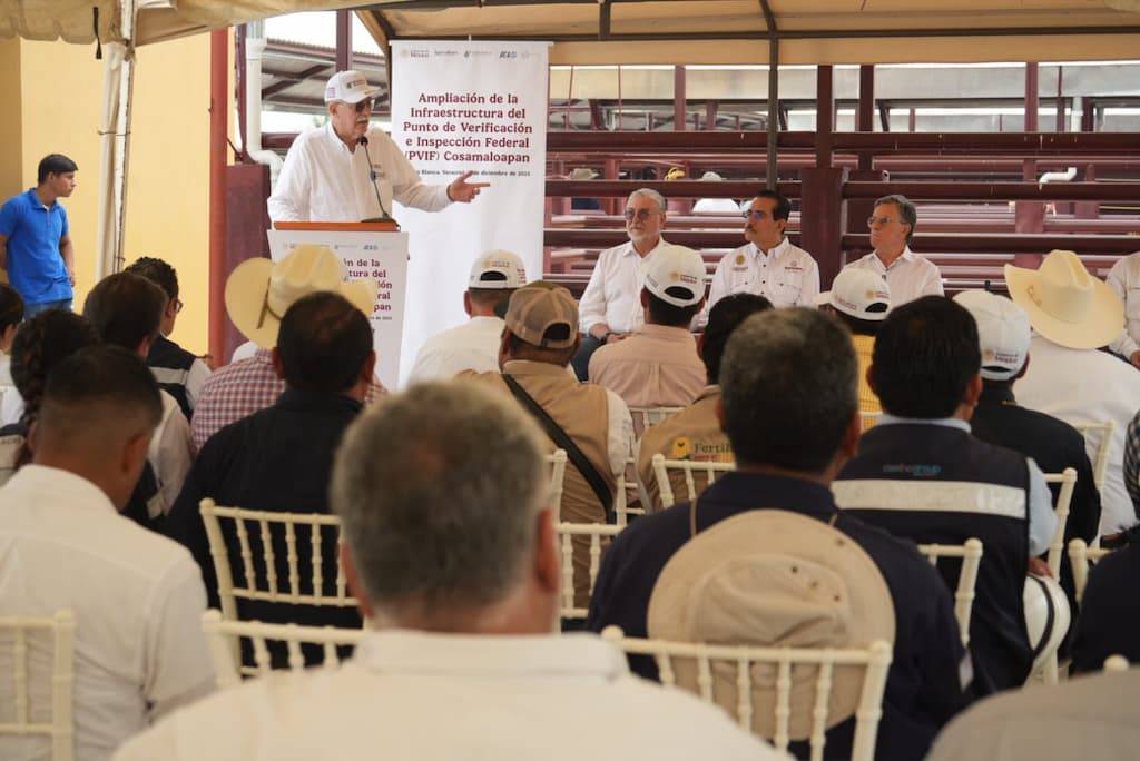 During the opening ceremony, Mexico’s Secretary of Agriculture and Rural Development, Julio Berdegué, said that SENASICA, in collaboration with cattle farmers and state governments, had managed to contain 99.9% of cases in the south-southeast since November 2024.